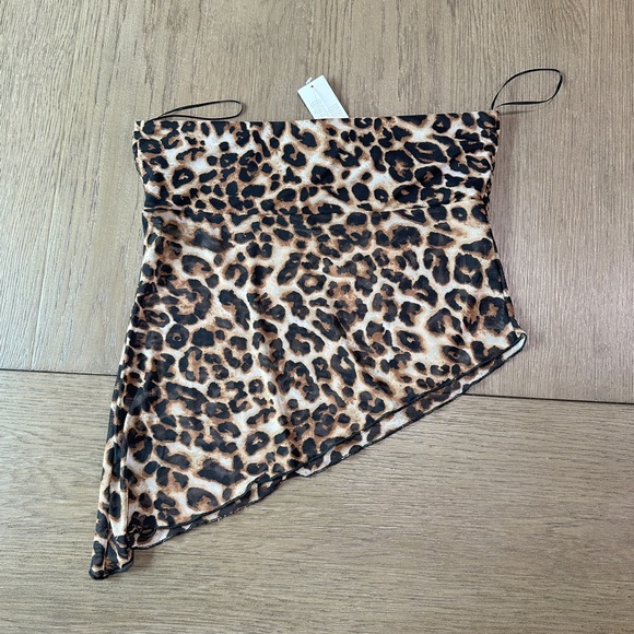 Urban Outfitters Sleeveless Asymmetrical Leopard Print Top Size Large NWT! - Picture 4 of 8